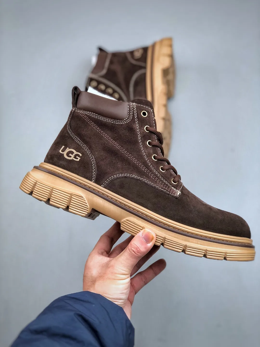 Local 💰560 supports store opening New goods 🚀 #UGG New products for autumn and winter (plush integrated lining 🔥warm and heat-locking) must-have outdoor mid-top casual Martin boots snow boots series Guangdong factory quality Autumn and winter new styles Fashion trend matching The fabric is made of Italian imported frosted cowhide. The whole shoe is made of genuine cowhide. The outsole and hardware are all made from OEM raw materials. Good products do not kill pigs. The quality of the first order is strictly controlled. A full set of official website unified packaging. This year’s winter cold-proof outdoor products are a must-have for daily casual matching for sportsmen‼ American affordable luxury brand [UGG] Tasman Weather Hybrid Tasman hybrid series mid-top lightweight casual Martin boots "Size: 38-44 (one size larger than sports shoes)